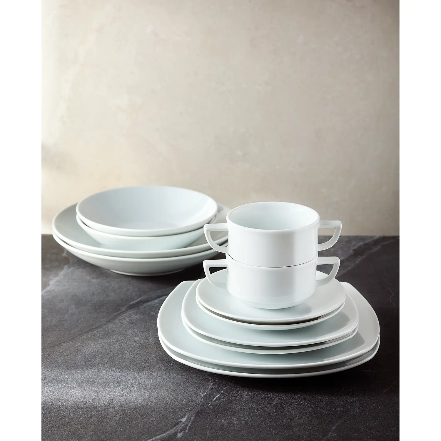 Bauscher Impressionsbild gestapelte Geschirrteile